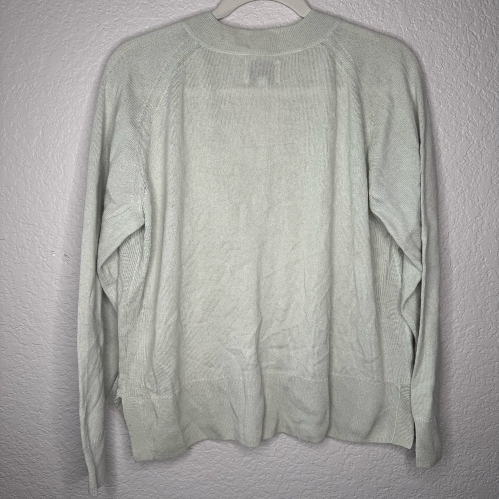 AYR 100% Cashmere V-Neck Sweater Light Sage Green Women’s Size S - Picture 7 of 9